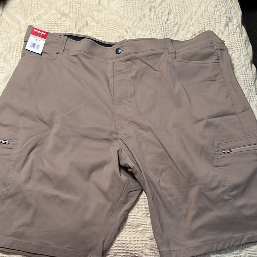 Men’s Wrangler Performance Comfort Flex Cargo Shorts